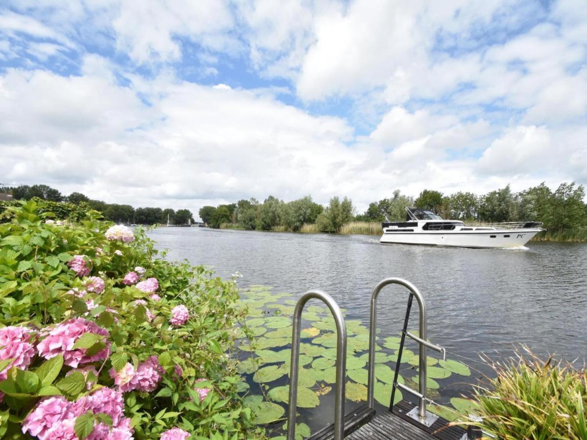 Riverside Holiday Home Near Amsterdam Nigtevecht ภายนอก รูปภาพ